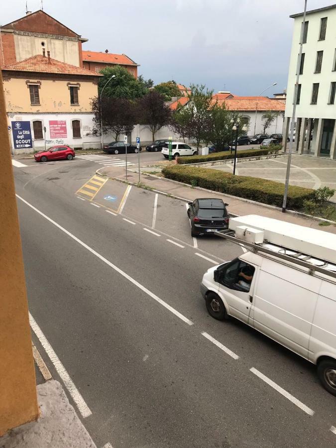 21House - Appartamento 1 Busto Arsizio Luaran gambar