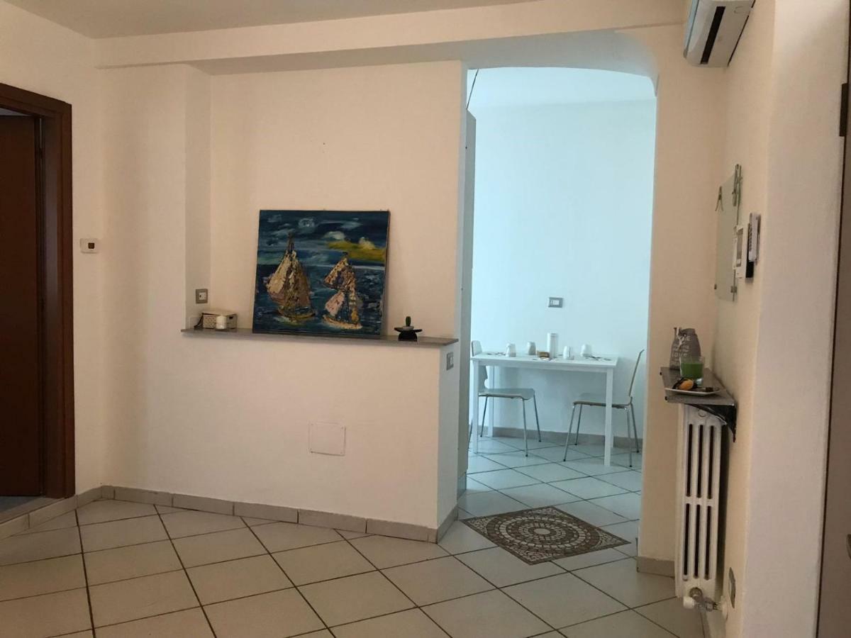 21House - Appartamento 1 Busto Arsizio Luaran gambar