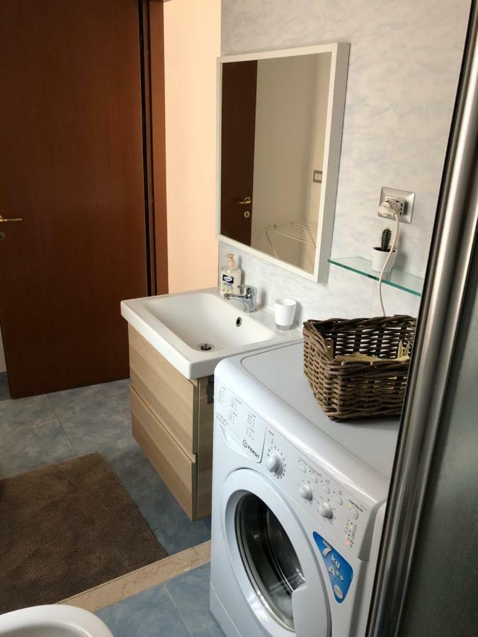 21House - Appartamento 1 Busto Arsizio Luaran gambar