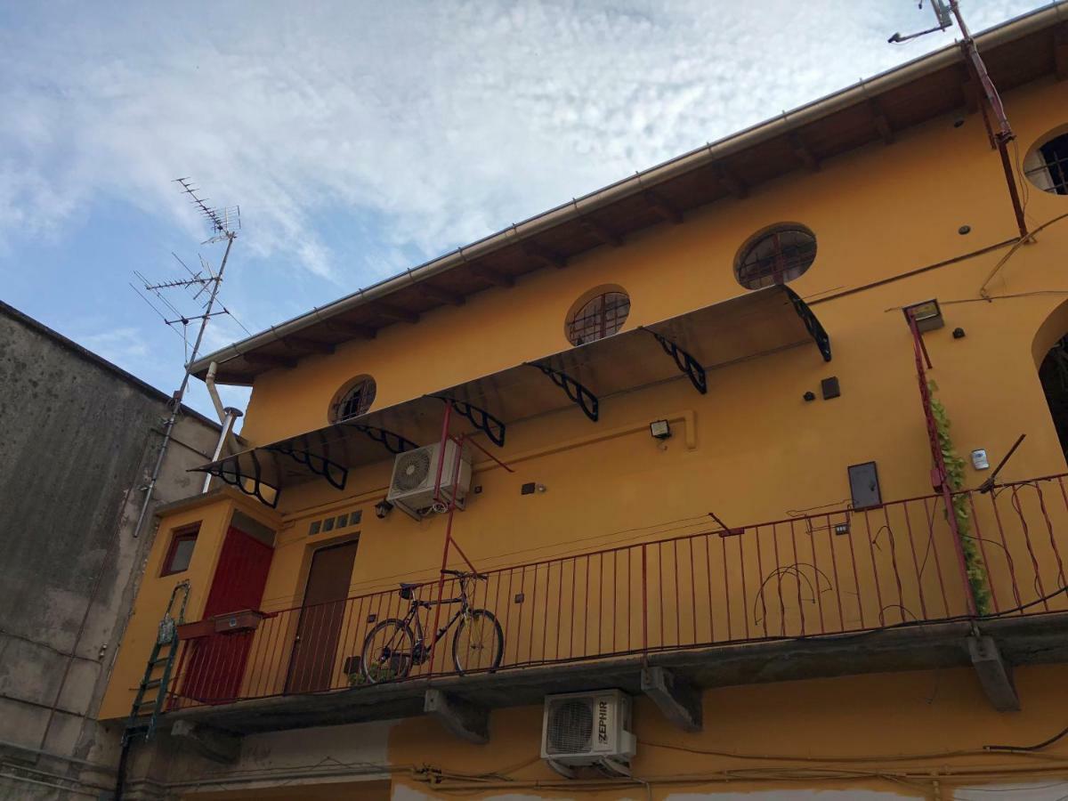 21House - Appartamento 1 Busto Arsizio Luaran gambar